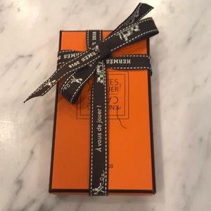 Hermes Cartes, “A nouer orange knotting cards”